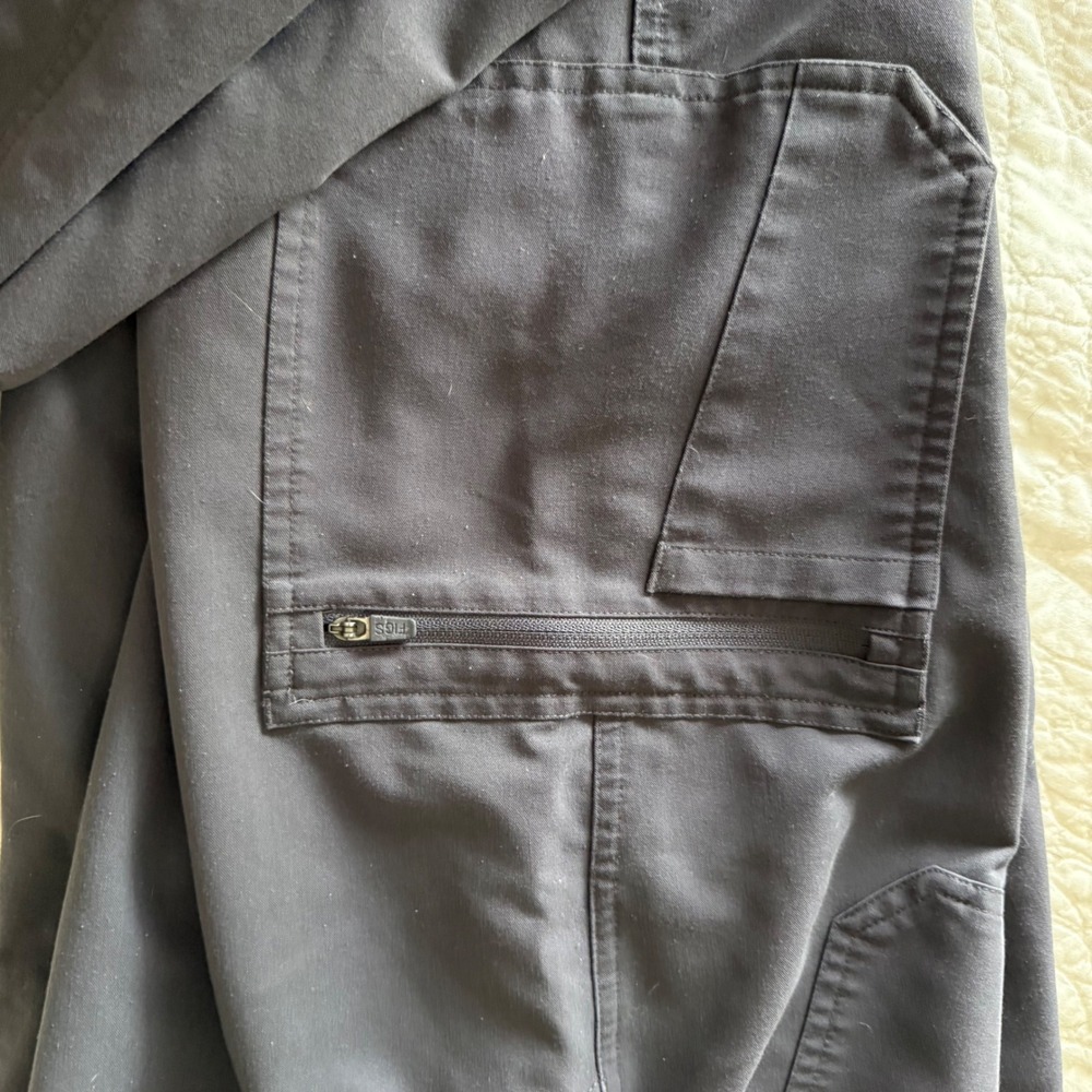FIGS Graphite Scrub Set Women's Small Catarina Top & Yola Pants Technical S/T - Picture 8 of 11